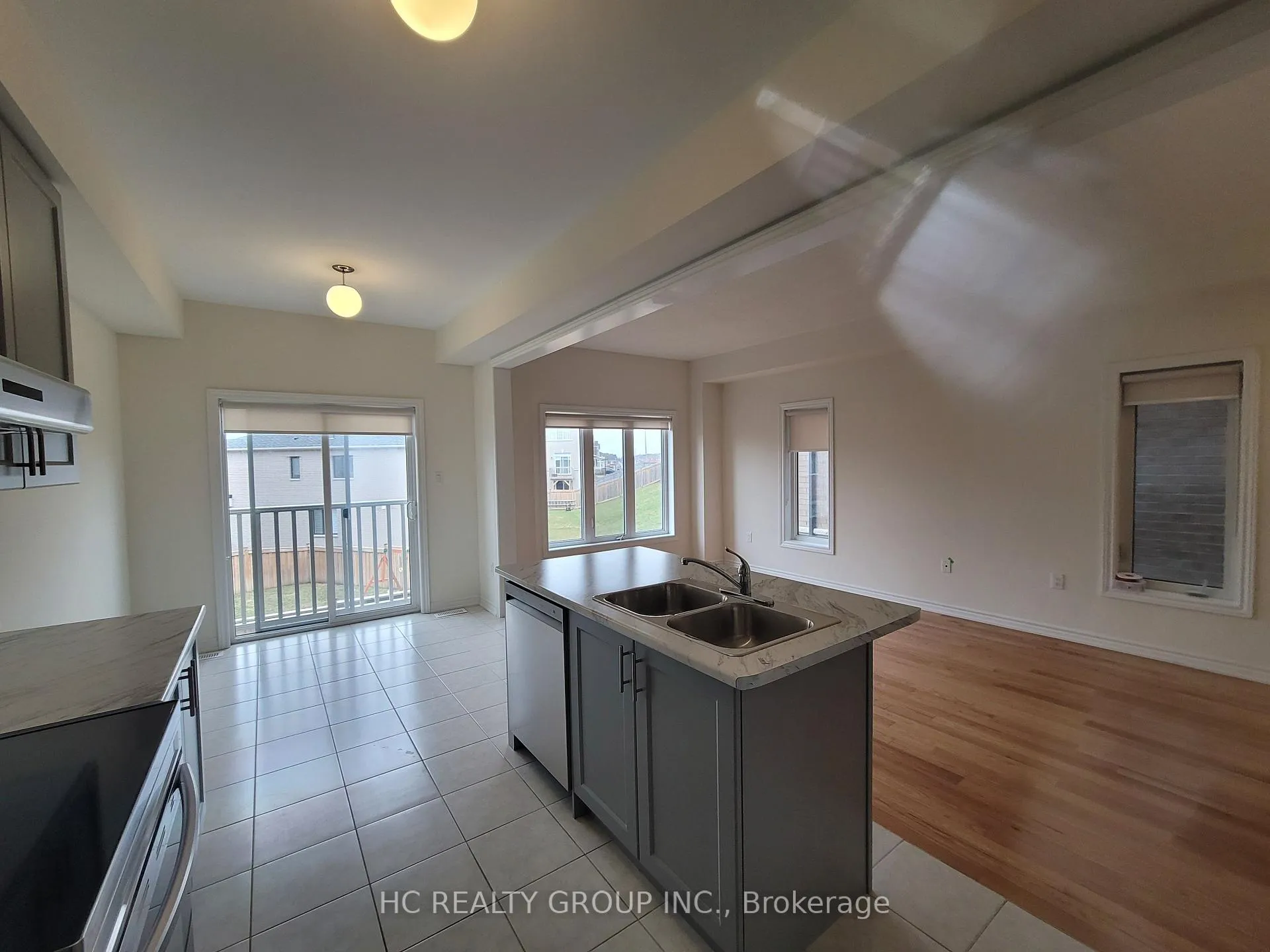 Photo 6 of 1135 Azalea Avenue, Pickering, Rural Pickering — HOMEH