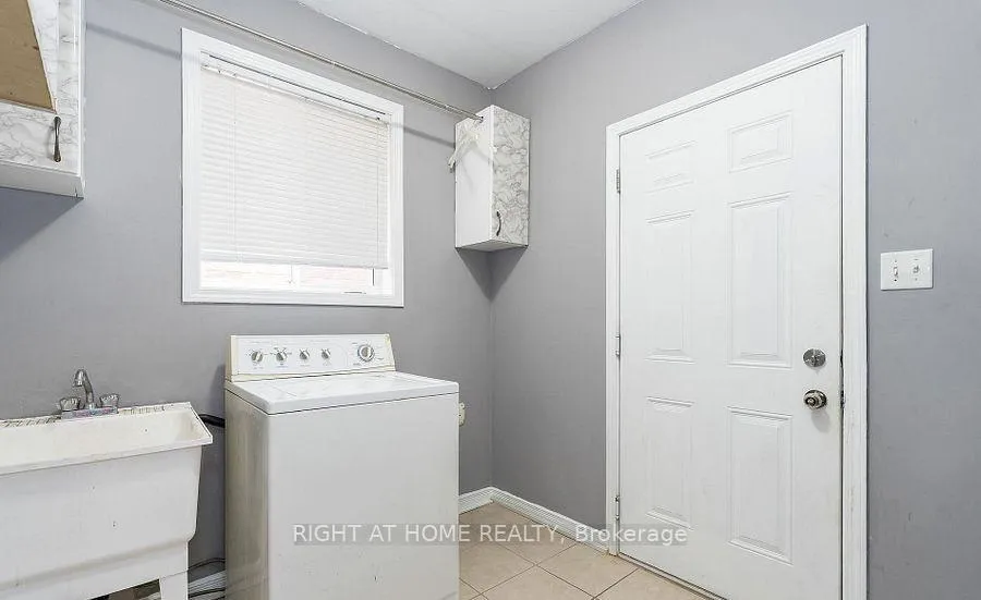 Photo 5 of 1373 Hunter Street, Innisfil, Alcona — HOMEH