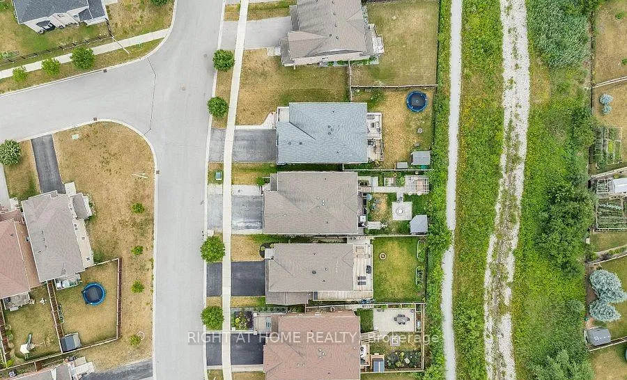 Photo 10 of 1373 Hunter Street, Innisfil, Alcona — HOMEH