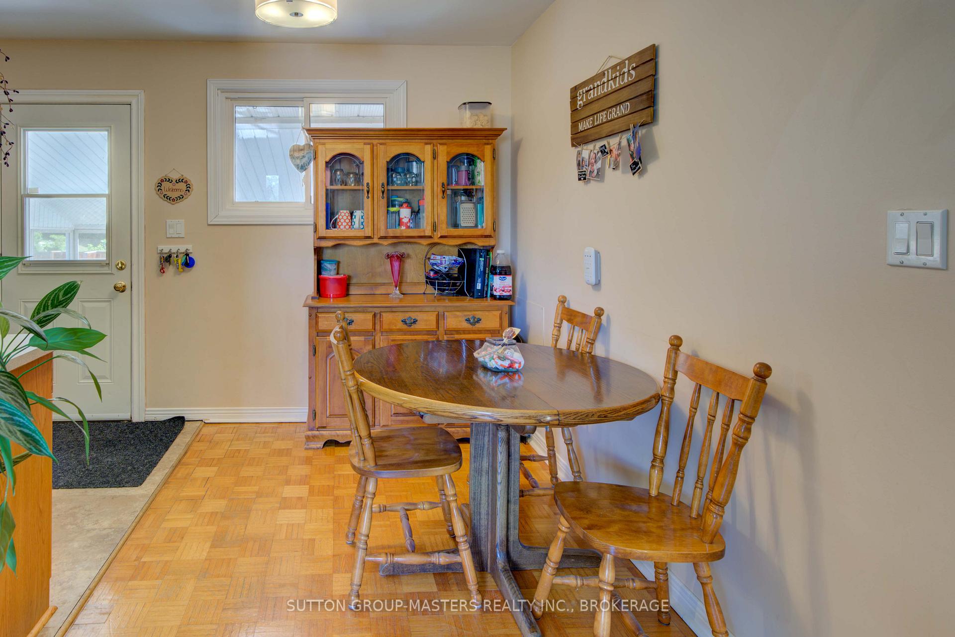 Photo 12 of 126 Chesterfield Drive, Loyalist, Amherstview — HOMEH