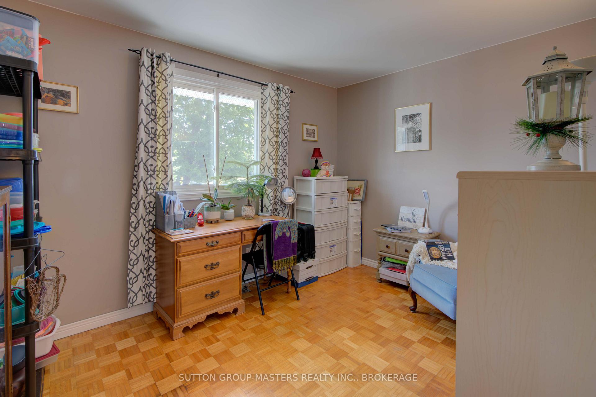 Photo 19 of 126 Chesterfield Drive, Loyalist, Amherstview — HOMEH