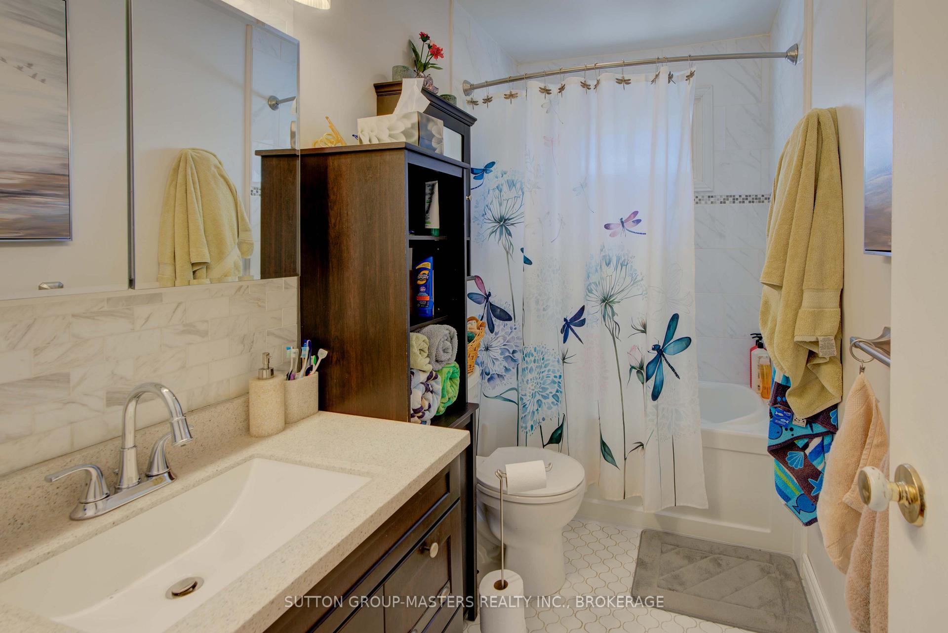 Photo 21 of 126 Chesterfield Drive, Loyalist, Amherstview — HOMEH