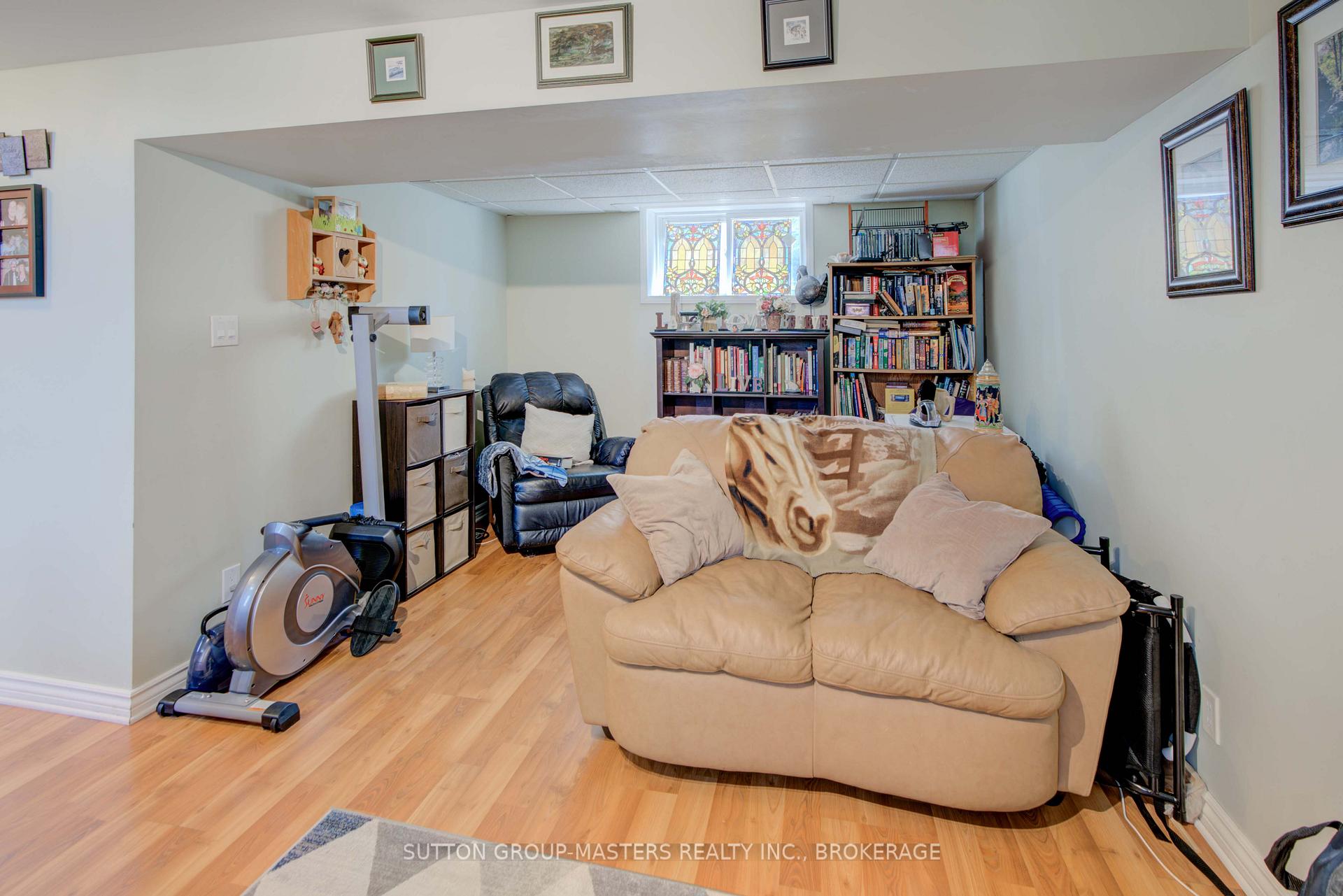 Photo 24 of 126 Chesterfield Drive, Loyalist, Amherstview — HOMEH