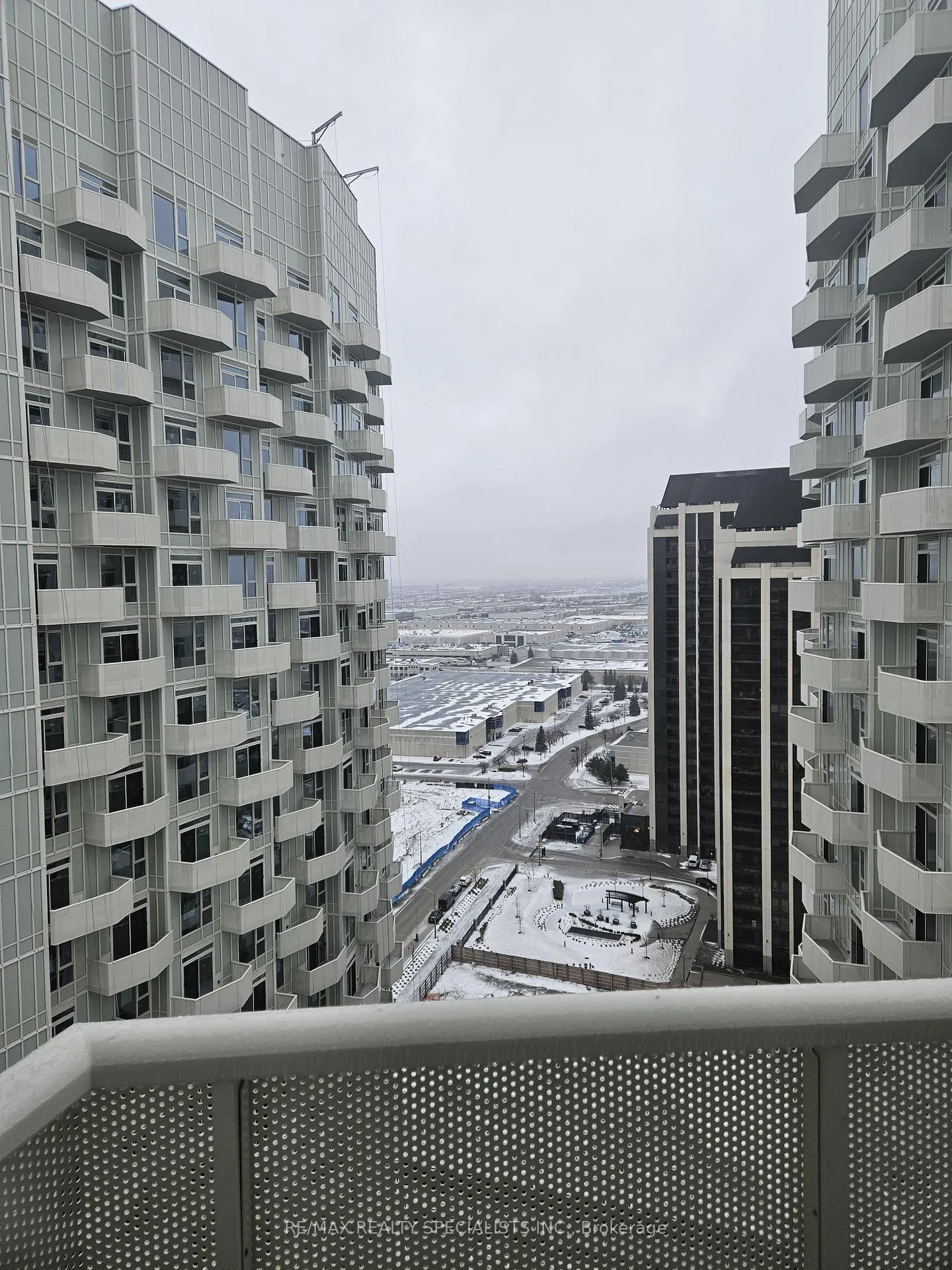 Photo 1 of Unit 2131, 498 Caldari Road, Vaughan, Concord — HOMEH
