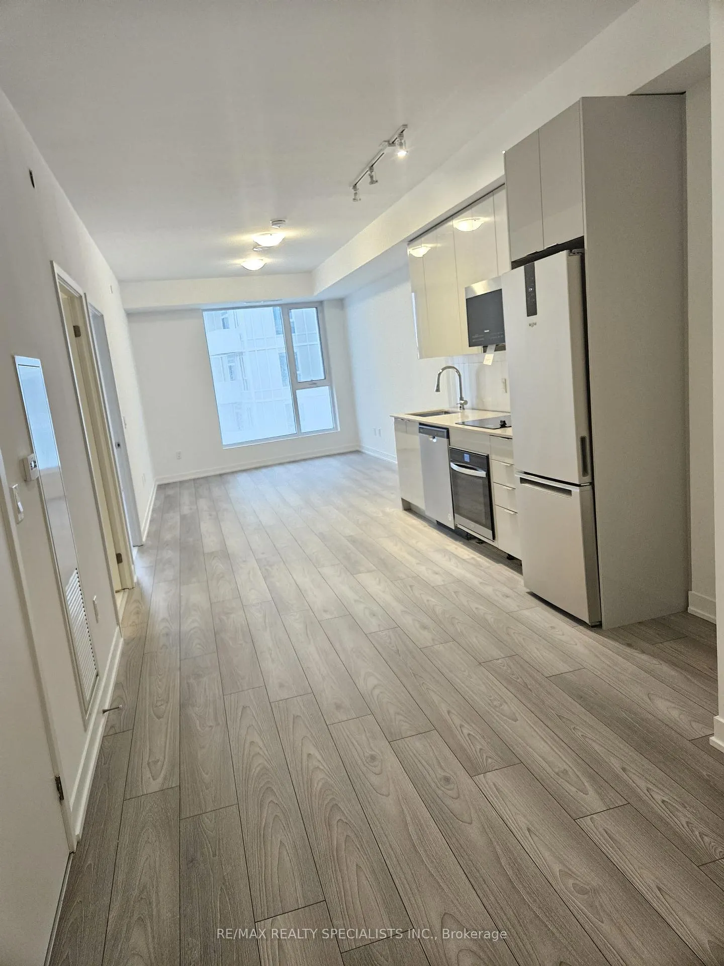 Photo 3 of Unit 2131, 498 Caldari Road, Vaughan, Concord — HOMEH