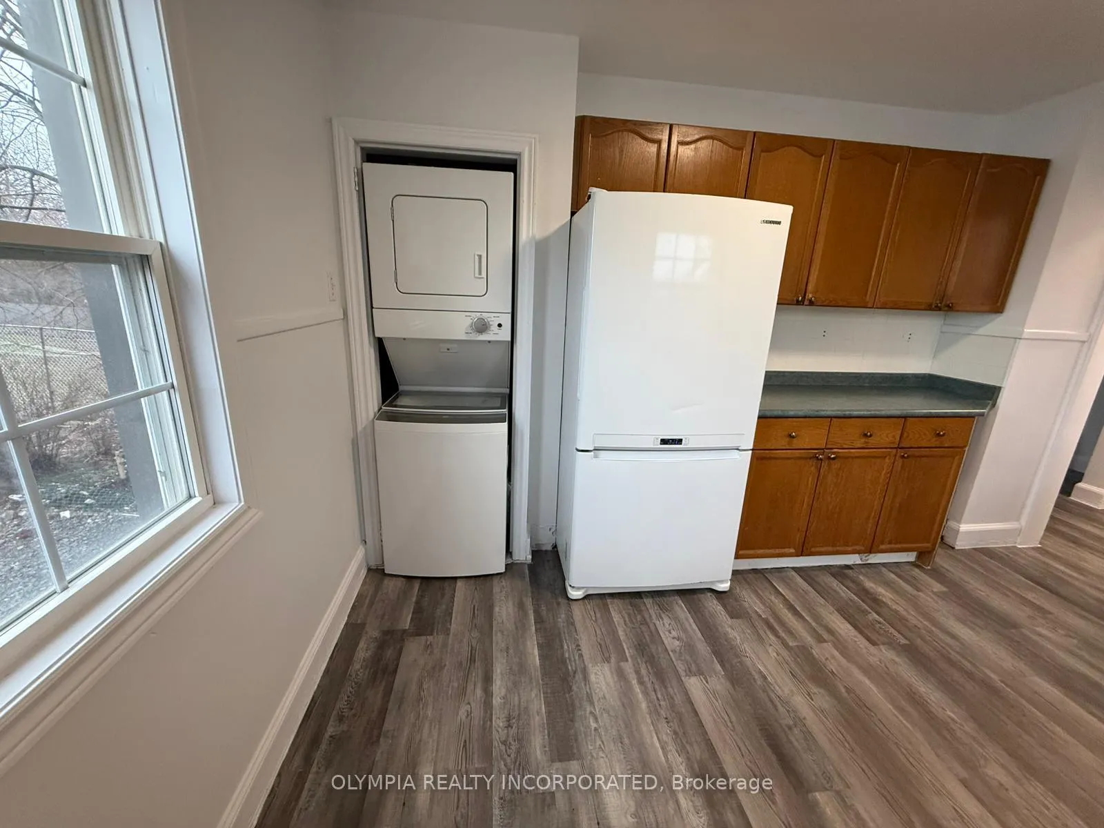 Photo 5 of Unit Upper, 76 Martindale Road, St. Catharines, Grapeview — HOMEH