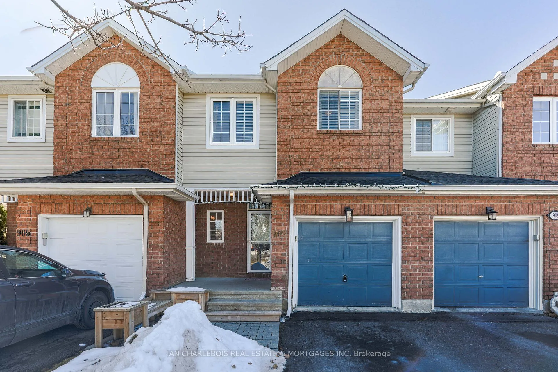Photo 1 of 907 Markwick Crescent, Ottawa, Notting Hill/Summerside — HOMEH