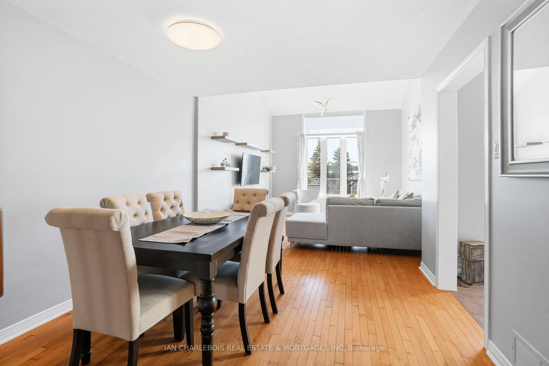 Photo 7 of 907 Markwick Crescent, Ottawa, Notting Hill/Summerside — HOMEH