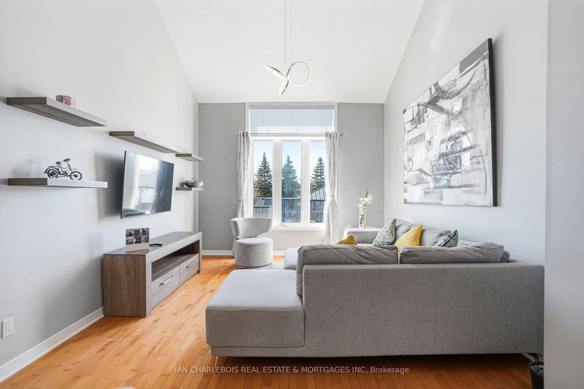 Photo 13 of 907 Markwick Crescent, Ottawa, Notting Hill/Summerside — HOMEH