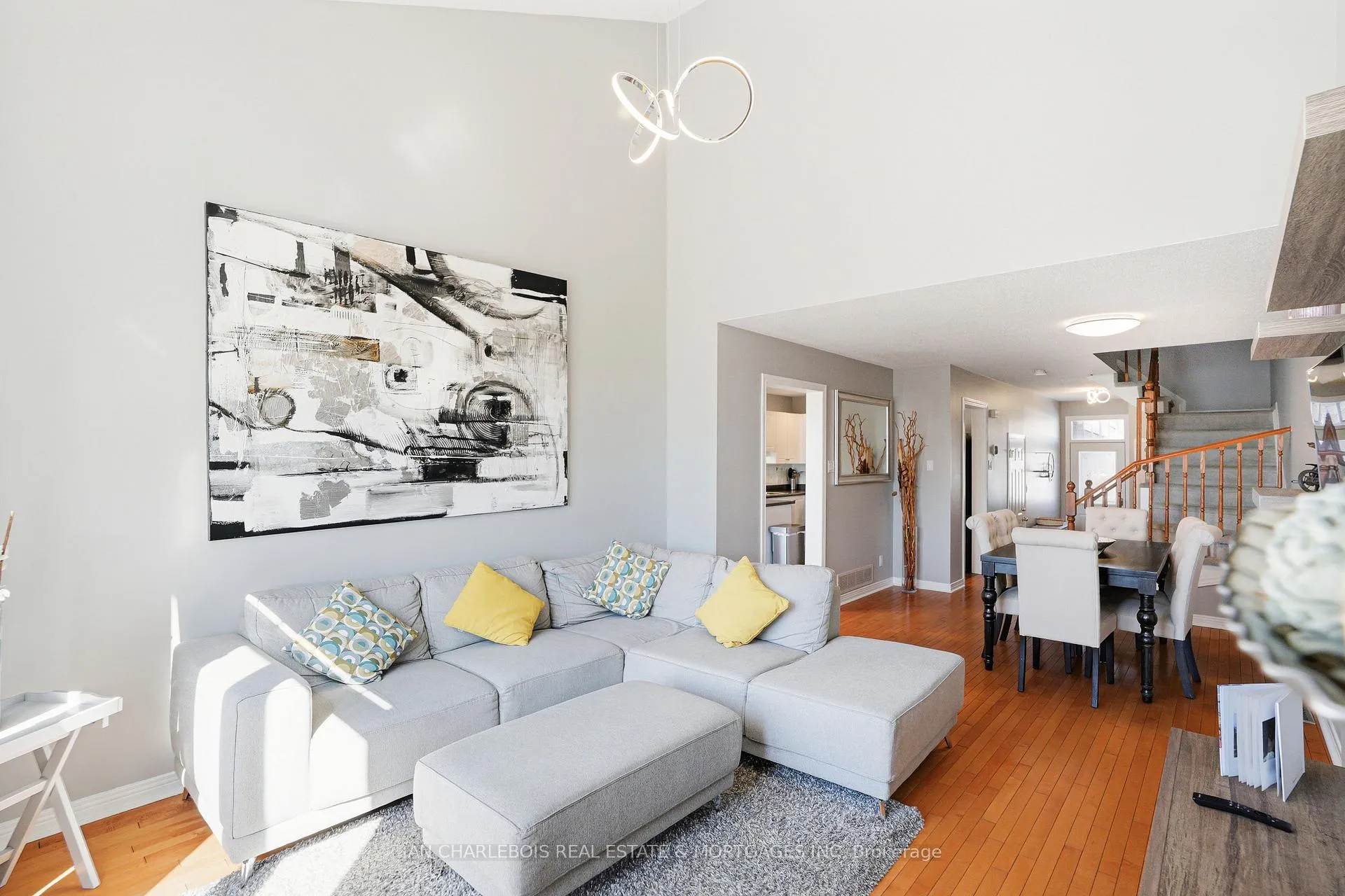 Photo 15 of 907 Markwick Crescent, Ottawa, Notting Hill/Summerside — HOMEH