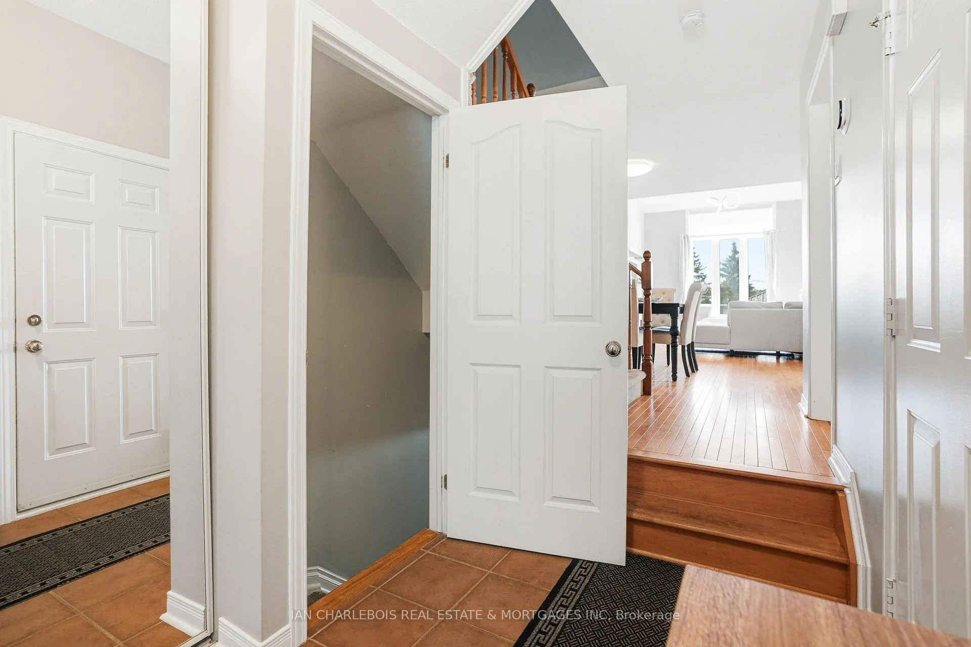 Photo 27 of 907 Markwick Crescent, Ottawa, Notting Hill/Summerside — HOMEH