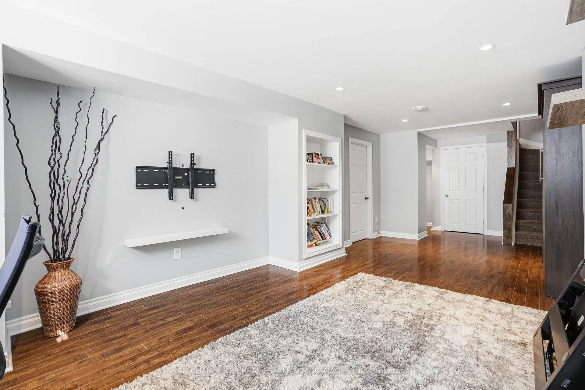 Photo 29 of 907 Markwick Crescent, Ottawa, Notting Hill/Summerside — HOMEH