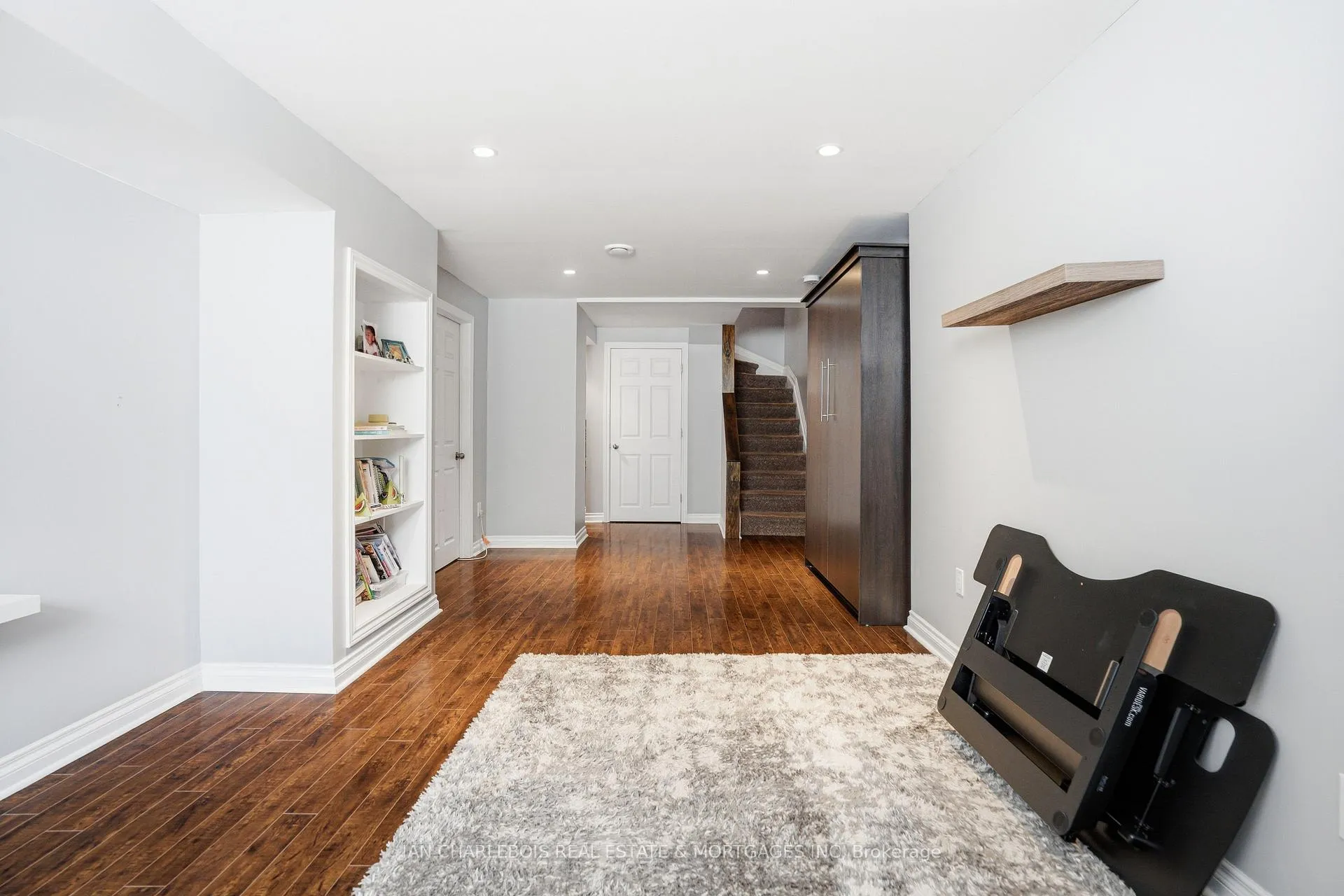 Photo 30 of 907 Markwick Crescent, Ottawa, Notting Hill/Summerside — HOMEH