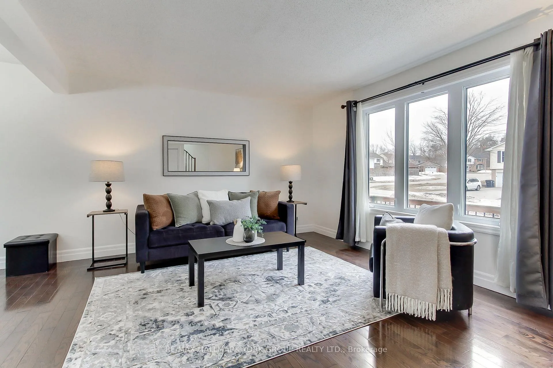 Photo 12 of 11 Shelley Lane, Barrie, Letitia Heights — HOMEH