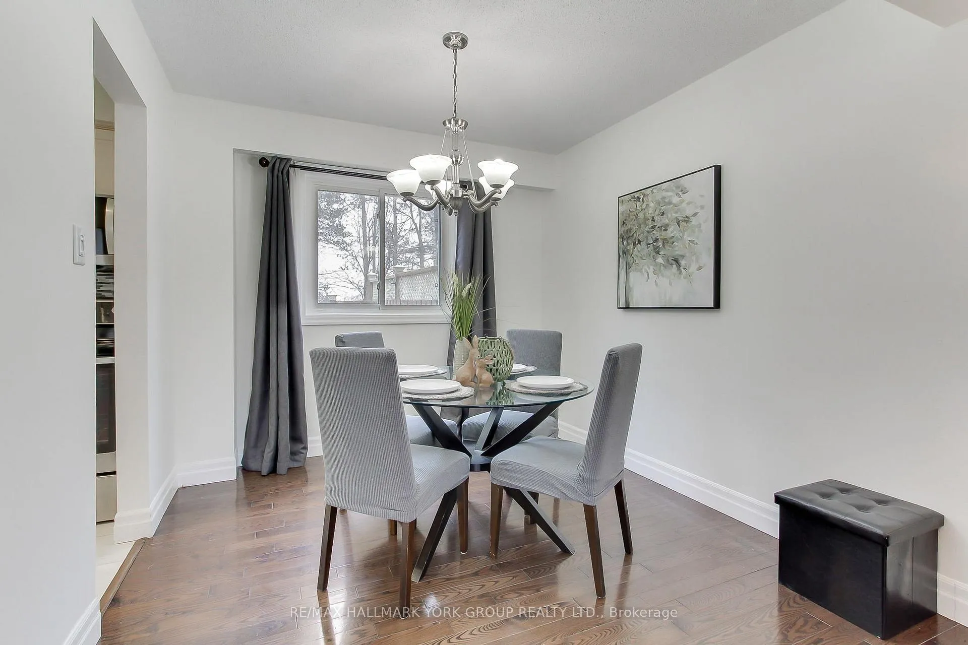Photo 13 of 11 Shelley Lane, Barrie, Letitia Heights — HOMEH