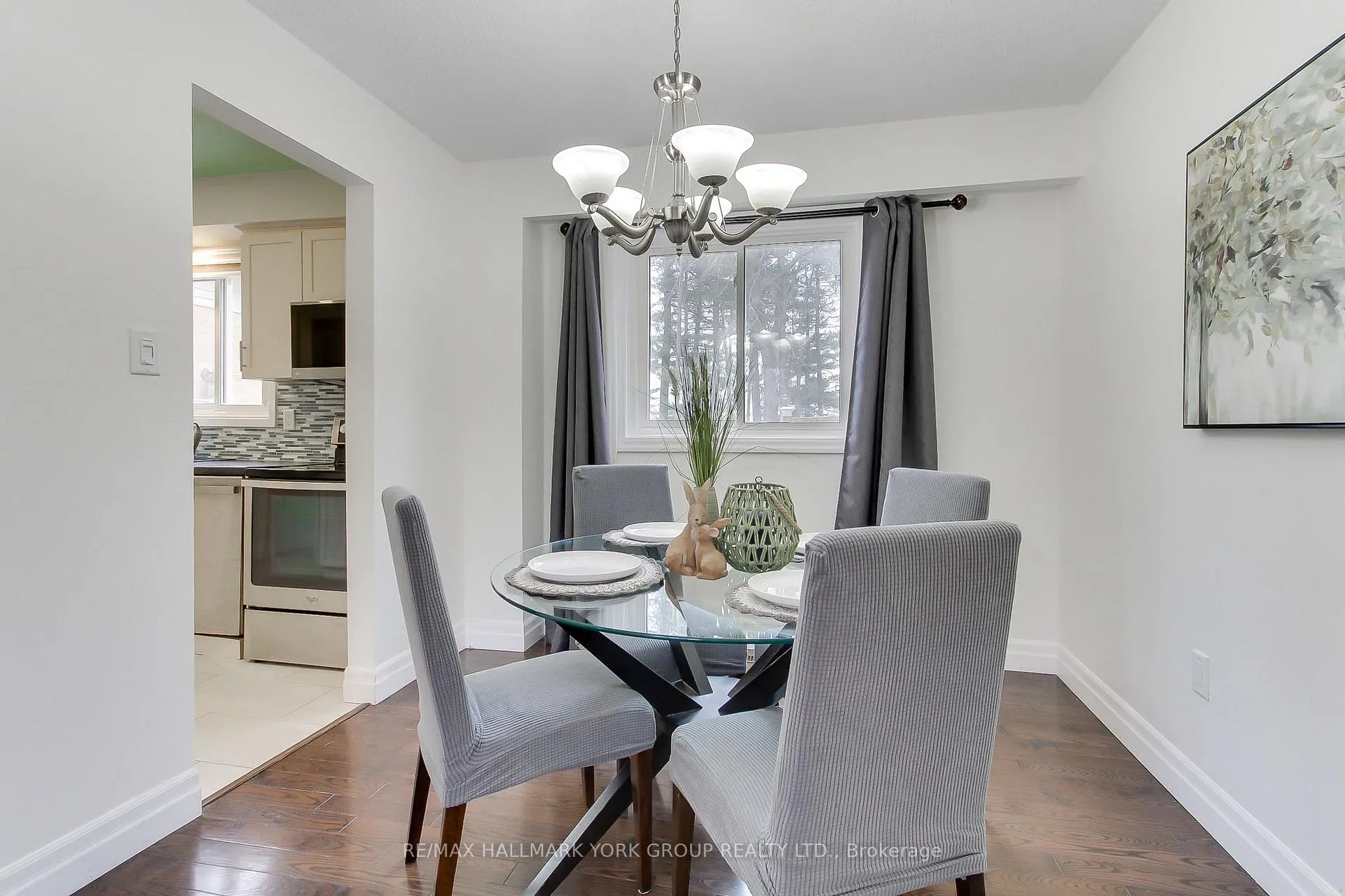 Photo 14 of 11 Shelley Lane, Barrie, Letitia Heights — HOMEH