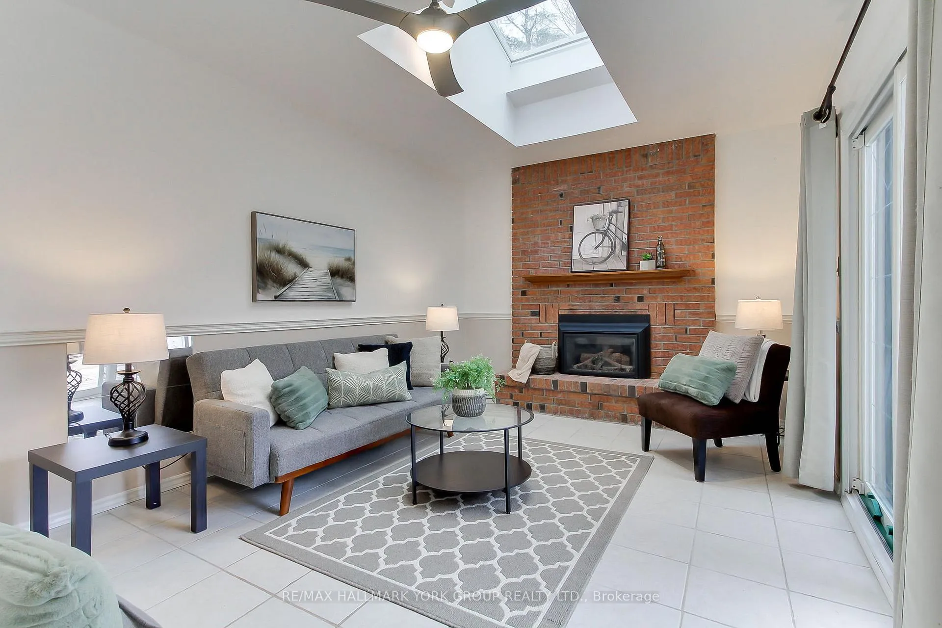 Photo 20 of 11 Shelley Lane, Barrie, Letitia Heights — HOMEH