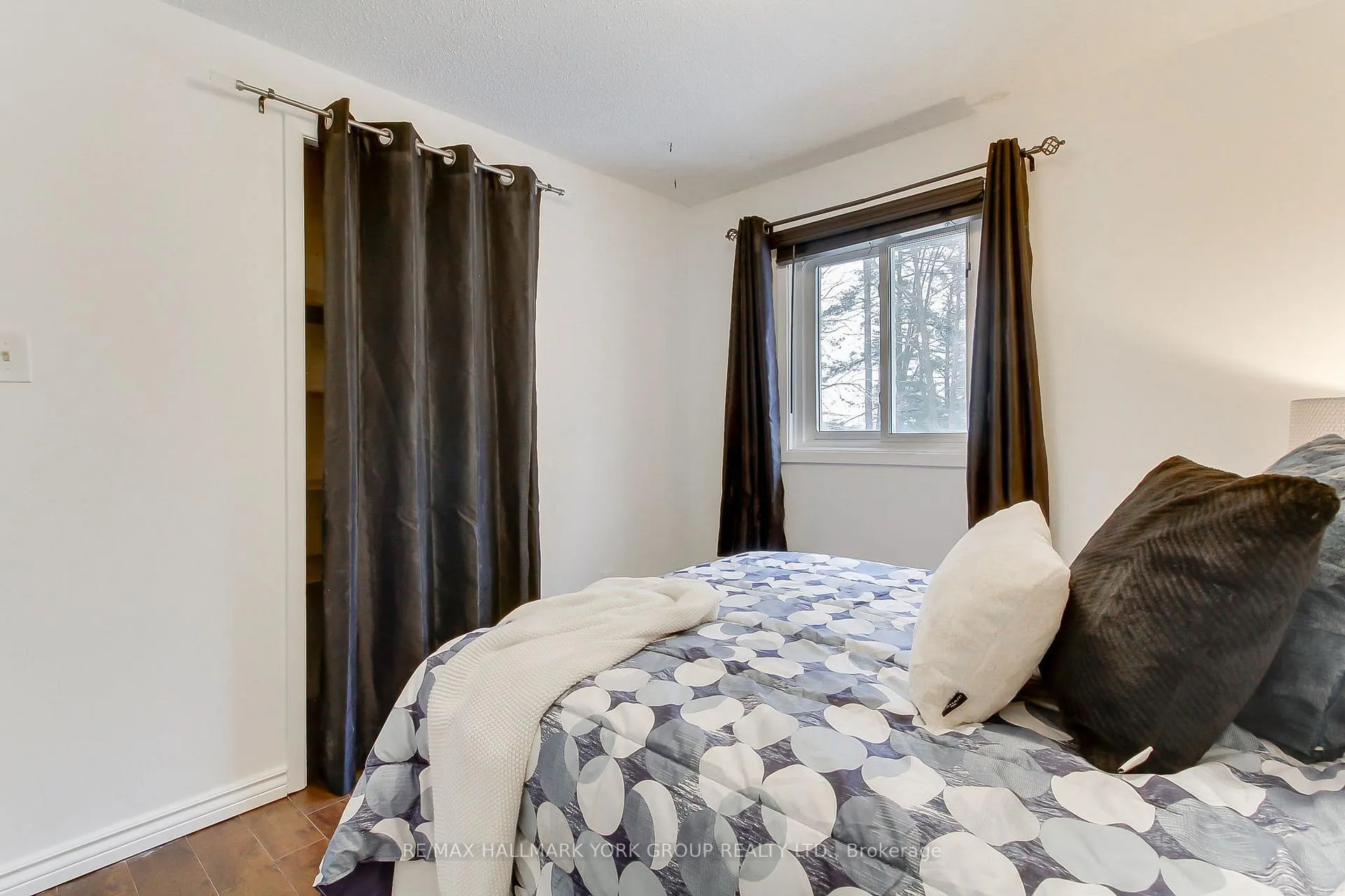 Photo 30 of 11 Shelley Lane, Barrie, Letitia Heights — HOMEH