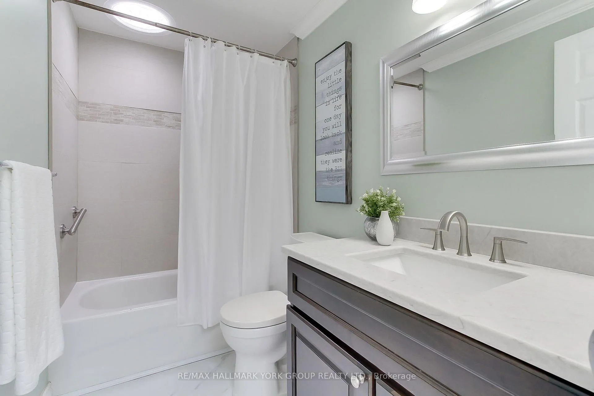 Photo 33 of 11 Shelley Lane, Barrie, Letitia Heights — HOMEH
