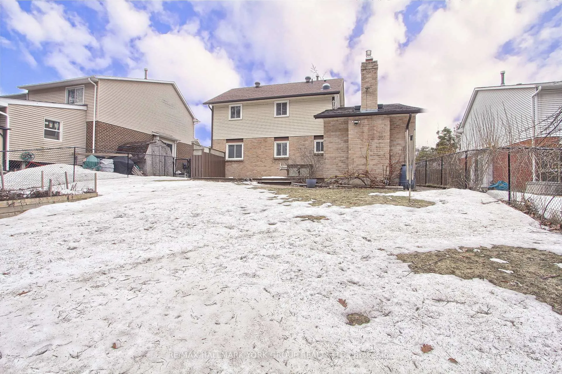 Photo 41 of 11 Shelley Lane, Barrie, Letitia Heights — HOMEH