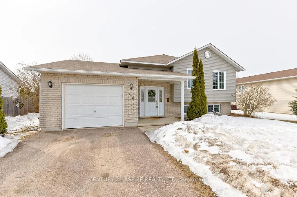 Photo 1 of 32 Highland Park Drive, Petawawa — HOMEH