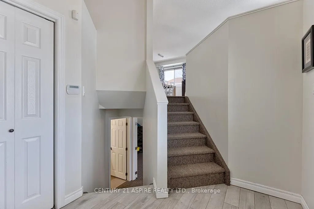 Photo 5 of 32 Highland Park Drive, Petawawa — HOMEH