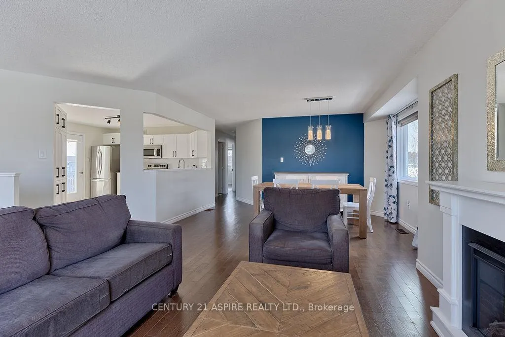 Photo 9 of 32 Highland Park Drive, Petawawa — HOMEH