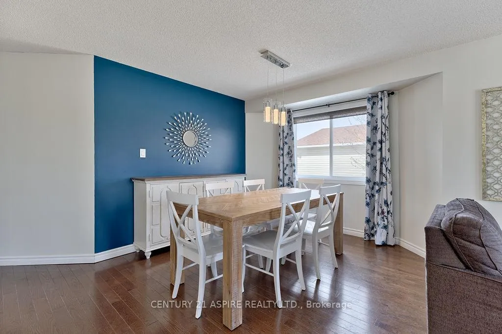 Photo 10 of 32 Highland Park Drive, Petawawa — HOMEH