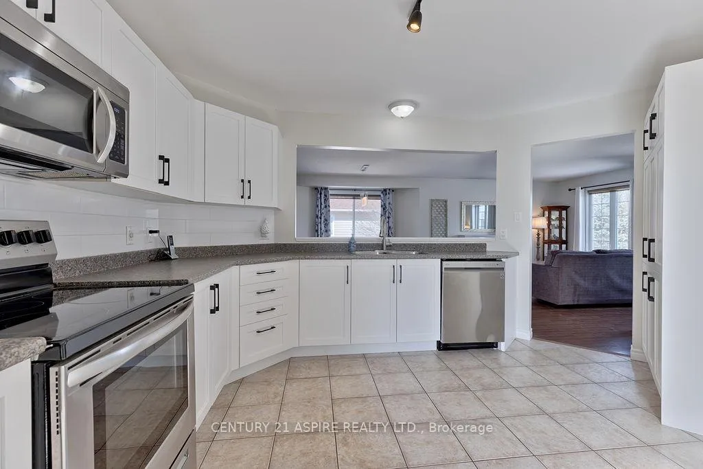 Photo 13 of 32 Highland Park Drive, Petawawa — HOMEH
