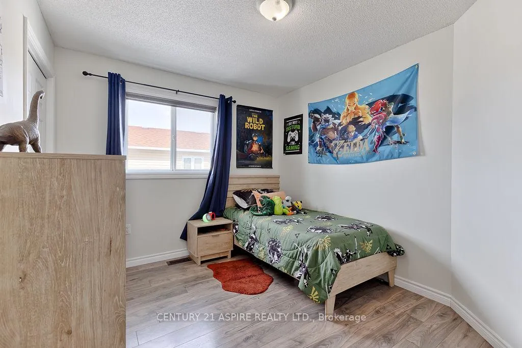 Photo 16 of 32 Highland Park Drive, Petawawa — HOMEH