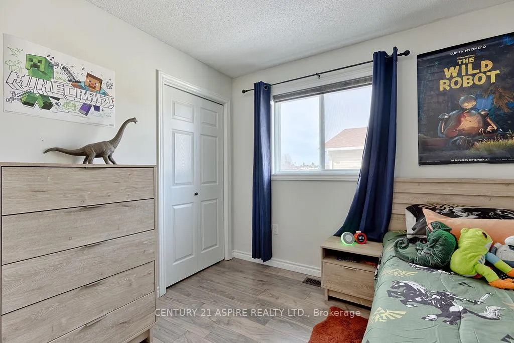 Photo 17 of 32 Highland Park Drive, Petawawa — HOMEH