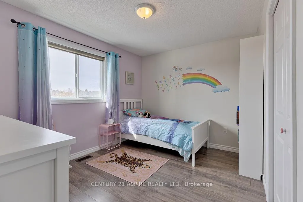 Photo 20 of 32 Highland Park Drive, Petawawa — HOMEH