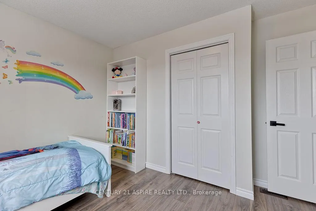 Photo 21 of 32 Highland Park Drive, Petawawa — HOMEH