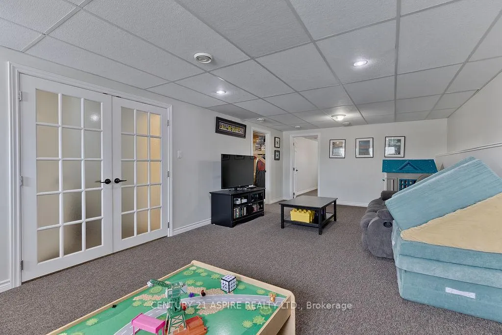 Photo 26 of 32 Highland Park Drive, Petawawa — HOMEH