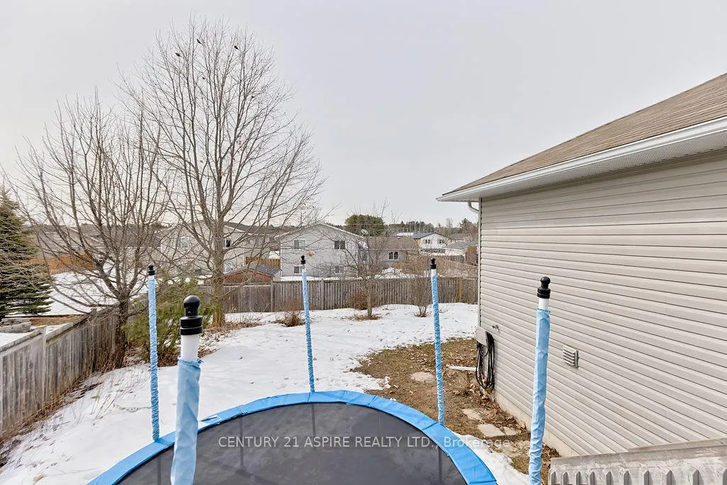Photo 37 of 32 Highland Park Drive, Petawawa — HOMEH