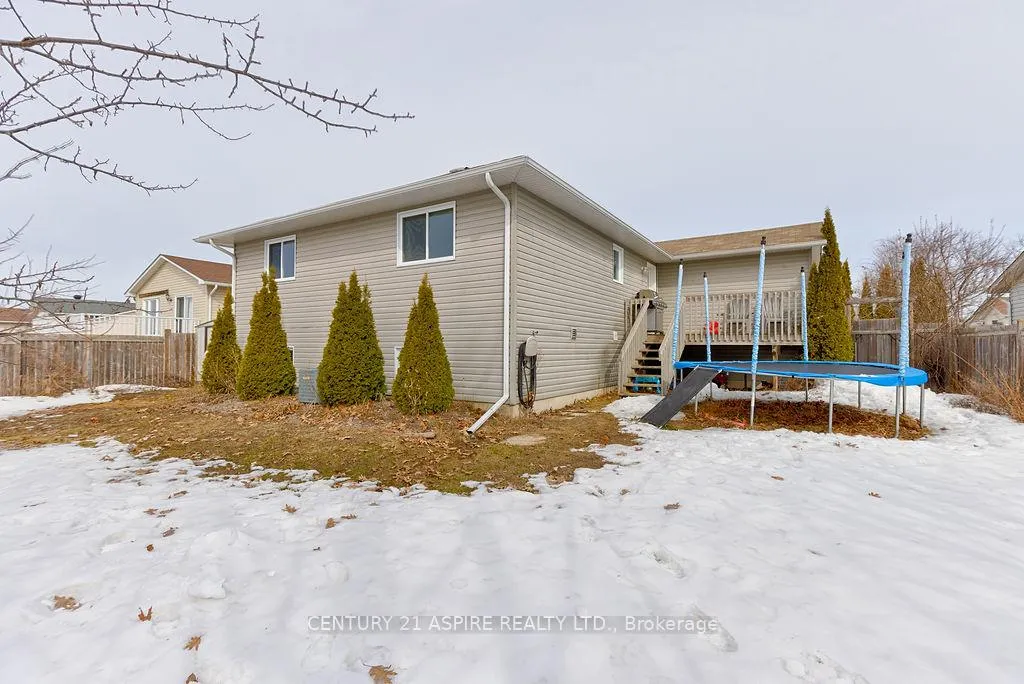 Photo 40 of 32 Highland Park Drive, Petawawa — HOMEH