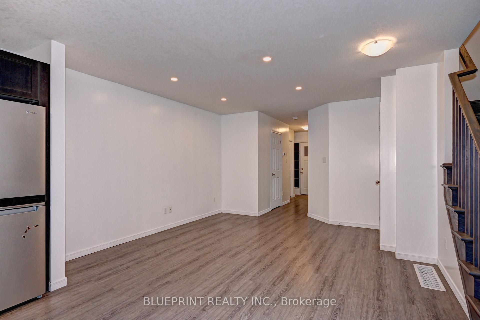 Photo 6 of 106 Woodedge Circle, Kitchener — HOMEH