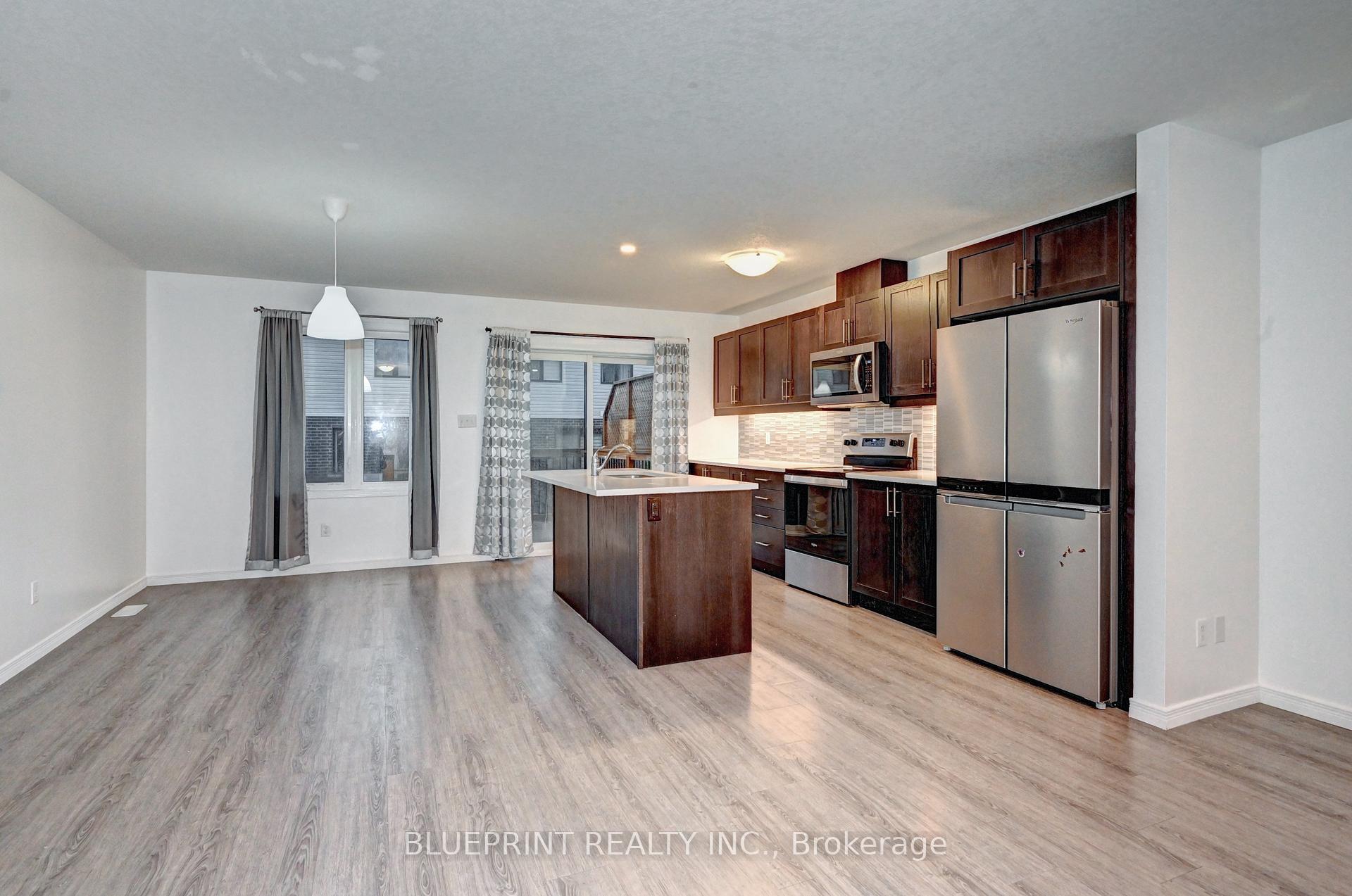 Photo 8 of 106 Woodedge Circle, Kitchener — HOMEH