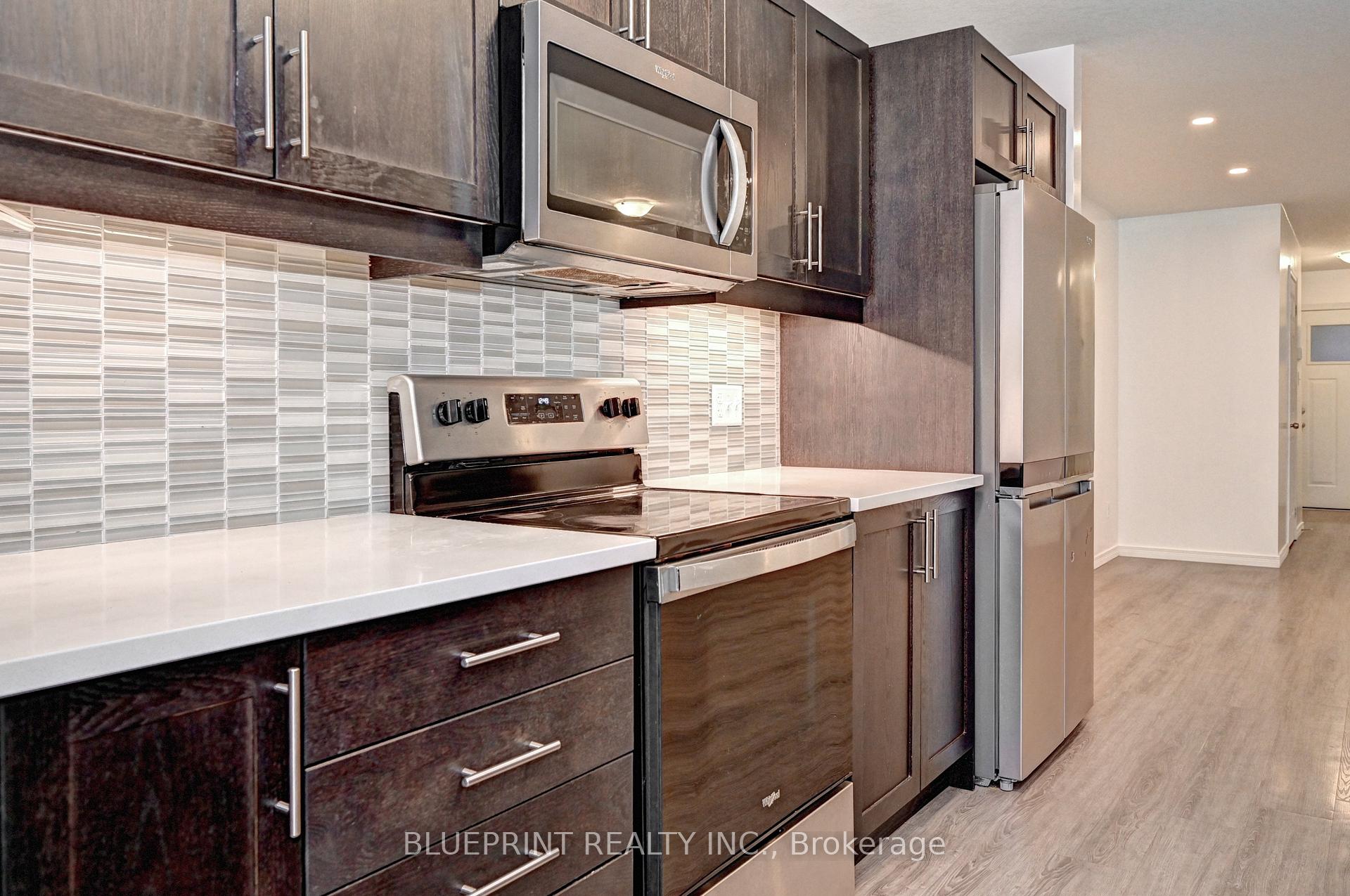 Photo 13 of 106 Woodedge Circle, Kitchener — HOMEH
