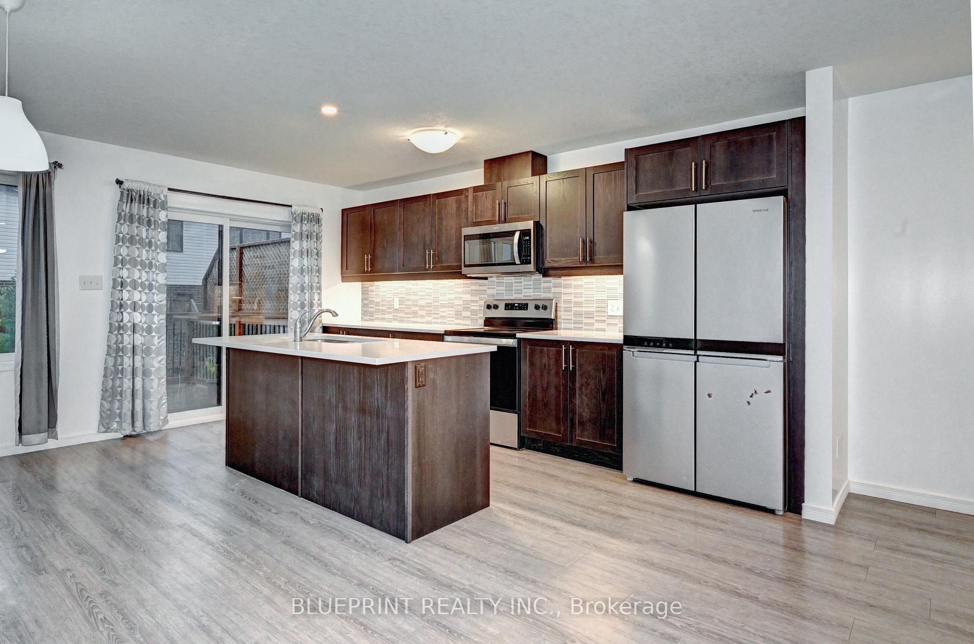 Photo 14 of 106 Woodedge Circle, Kitchener — HOMEH