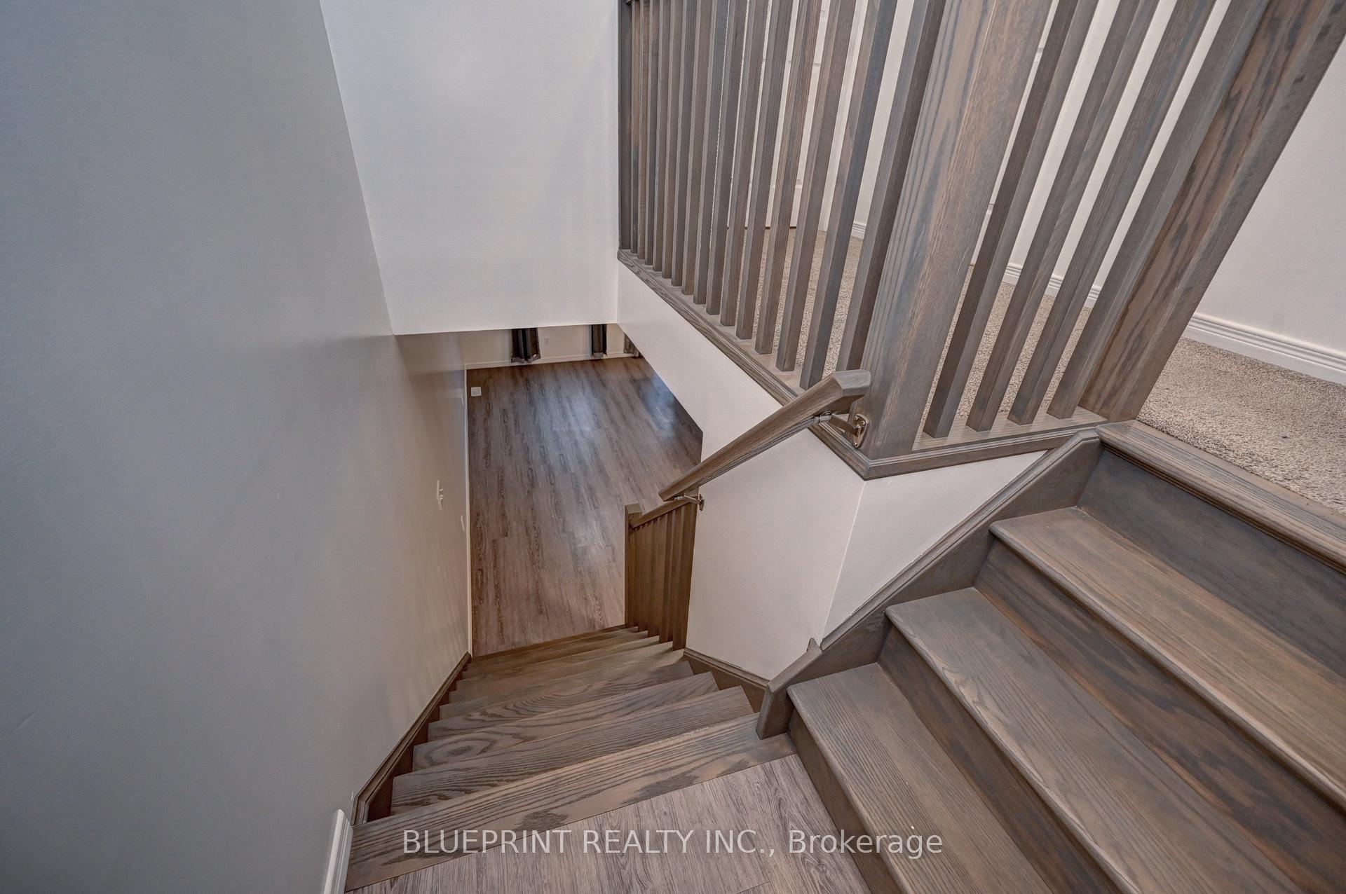 Photo 15 of 106 Woodedge Circle, Kitchener — HOMEH