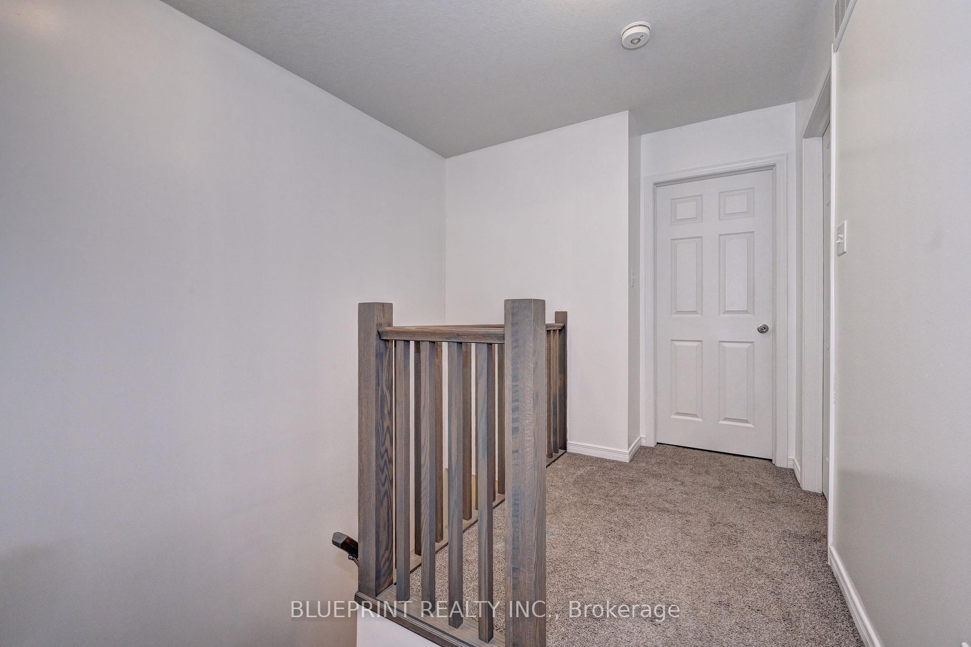 Photo 17 of 106 Woodedge Circle, Kitchener — HOMEH