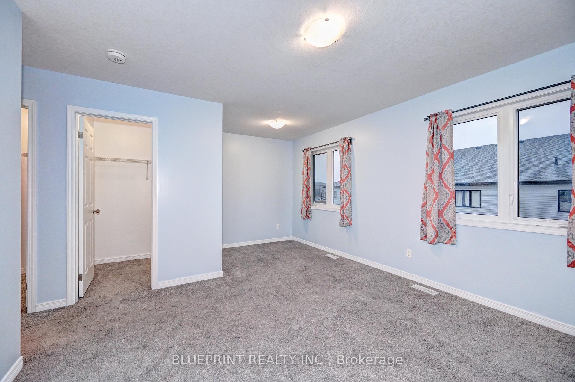 Photo 18 of 106 Woodedge Circle, Kitchener — HOMEH