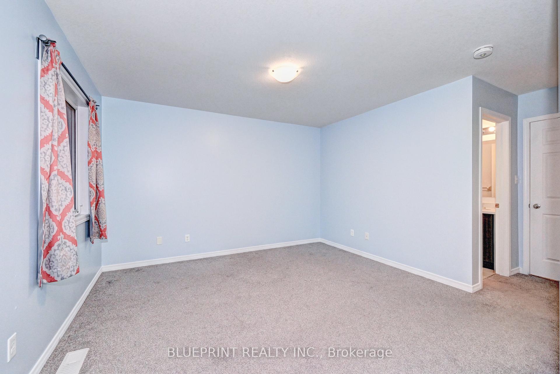 Photo 21 of 106 Woodedge Circle, Kitchener — HOMEH