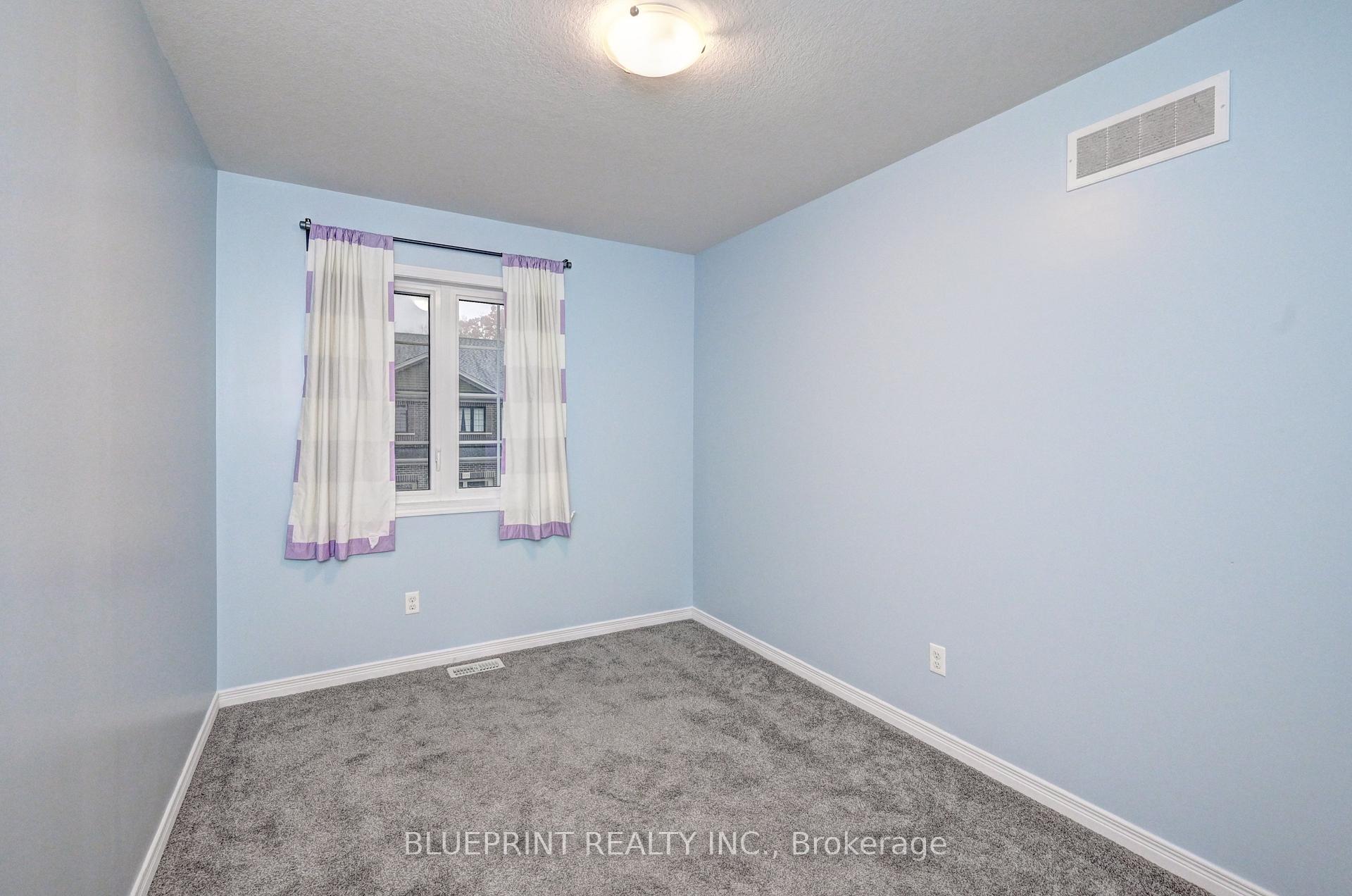 Photo 23 of 106 Woodedge Circle, Kitchener — HOMEH