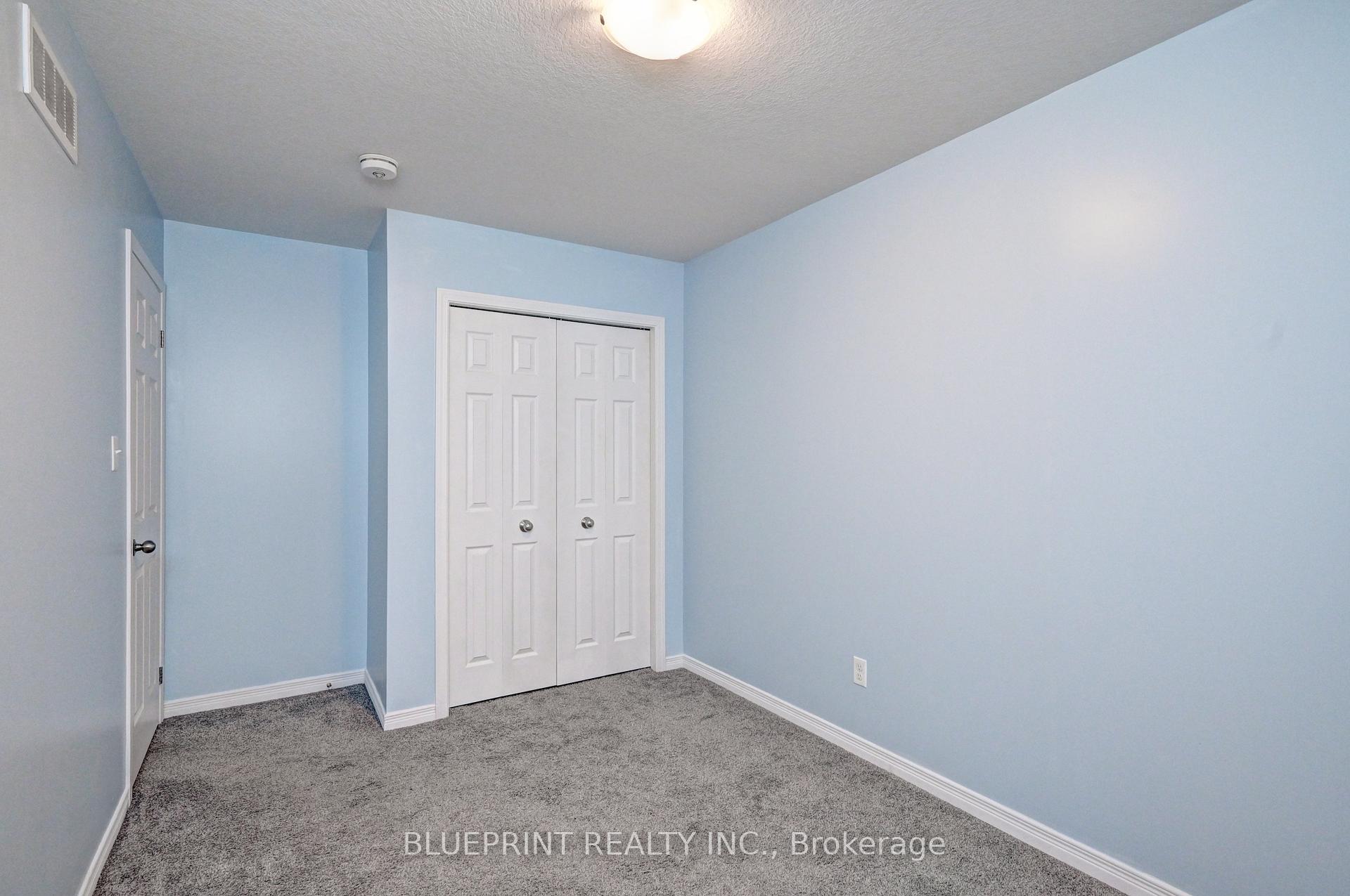 Photo 25 of 106 Woodedge Circle, Kitchener — HOMEH