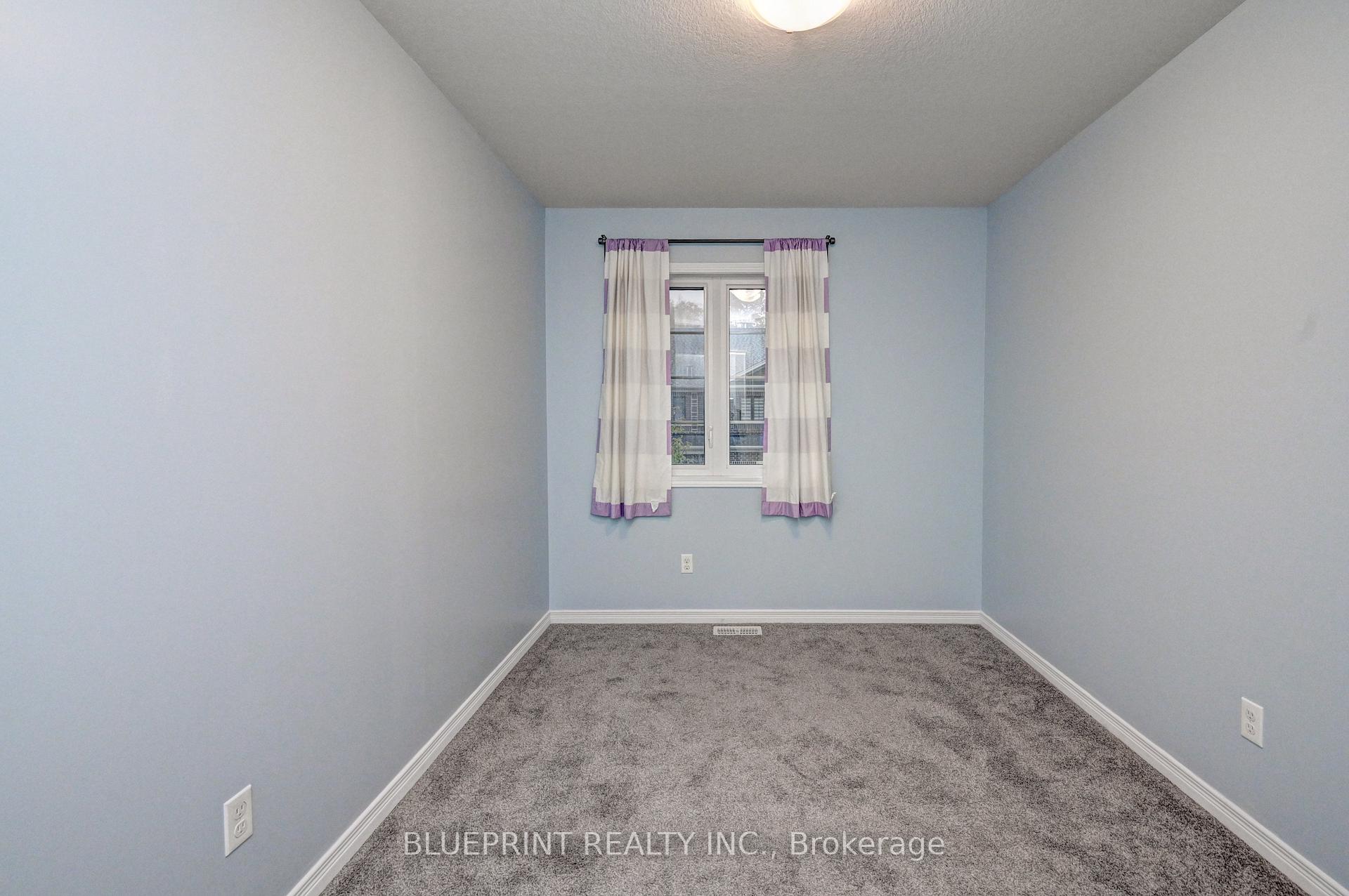 Photo 26 of 106 Woodedge Circle, Kitchener — HOMEH