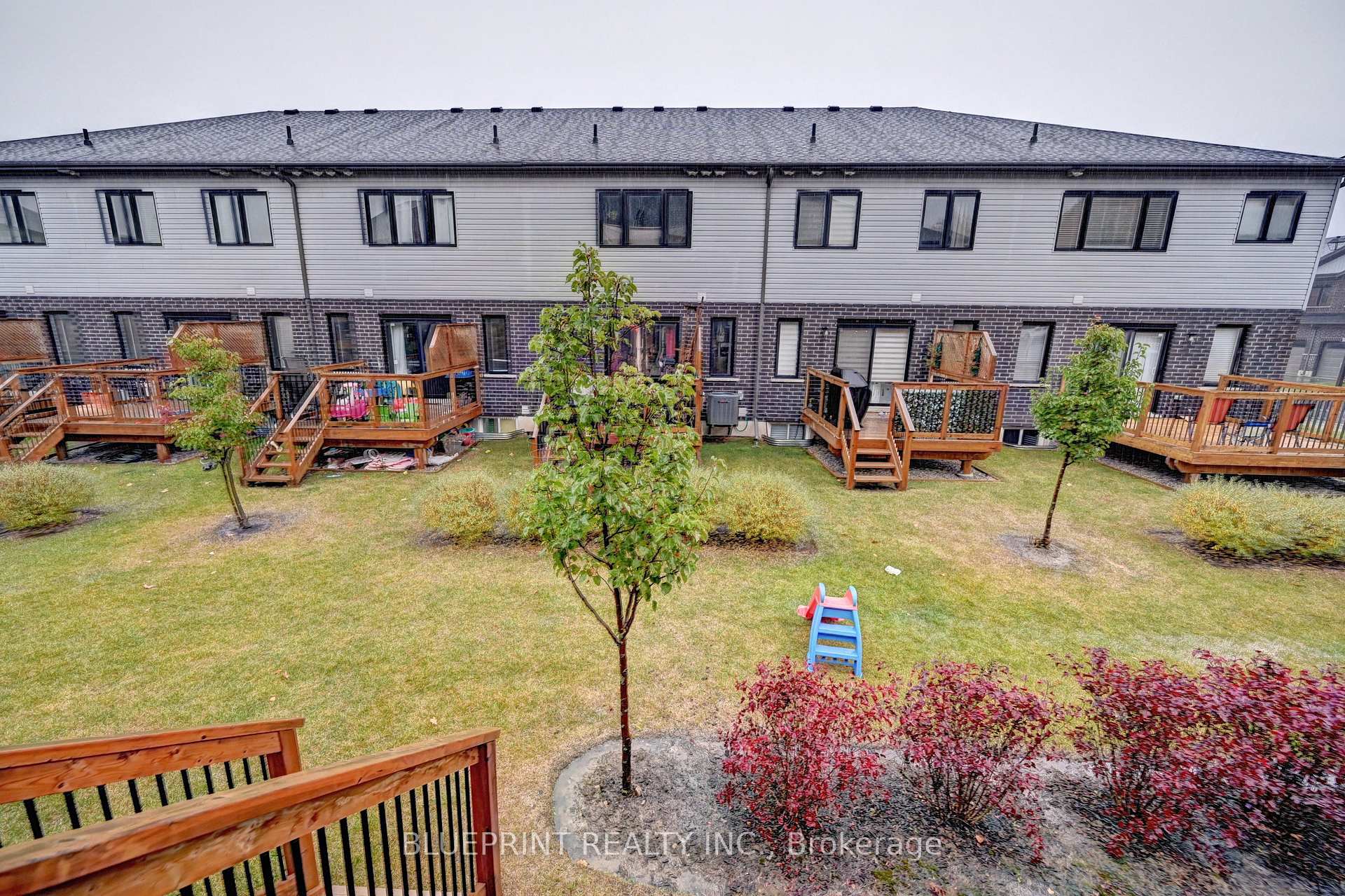 Photo 31 of 106 Woodedge Circle, Kitchener — HOMEH