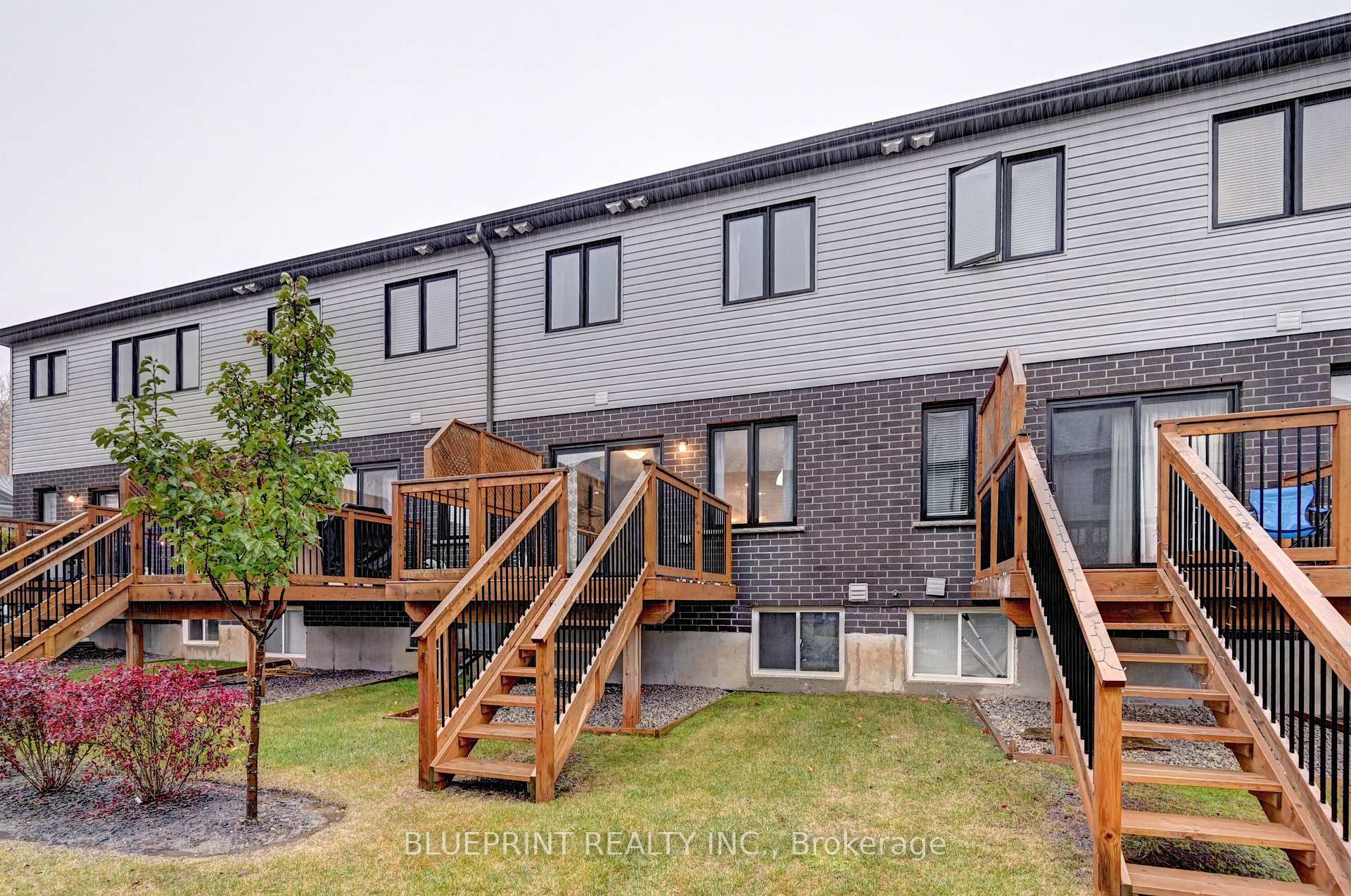 Photo 35 of 106 Woodedge Circle, Kitchener — HOMEH