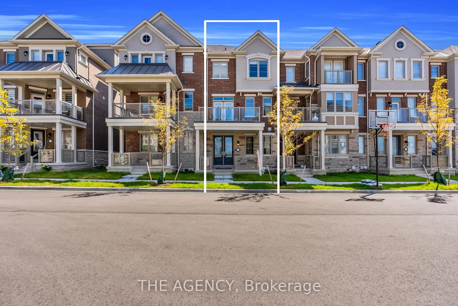Photo 2 of 33 Bruce Boyd Drive, Markham, Cornell — HOMEH